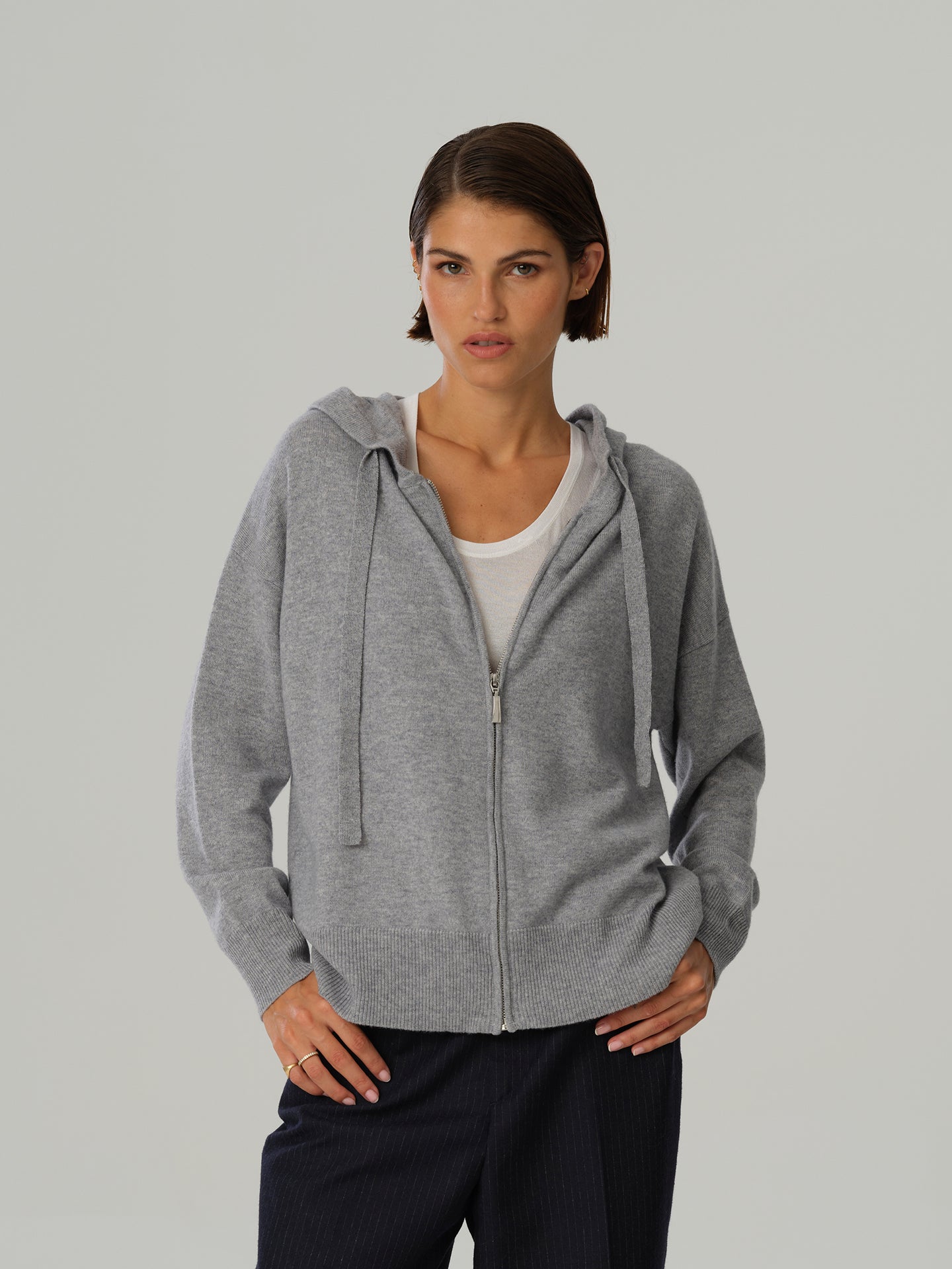 5619 Xanne Zip - Pearl Grey